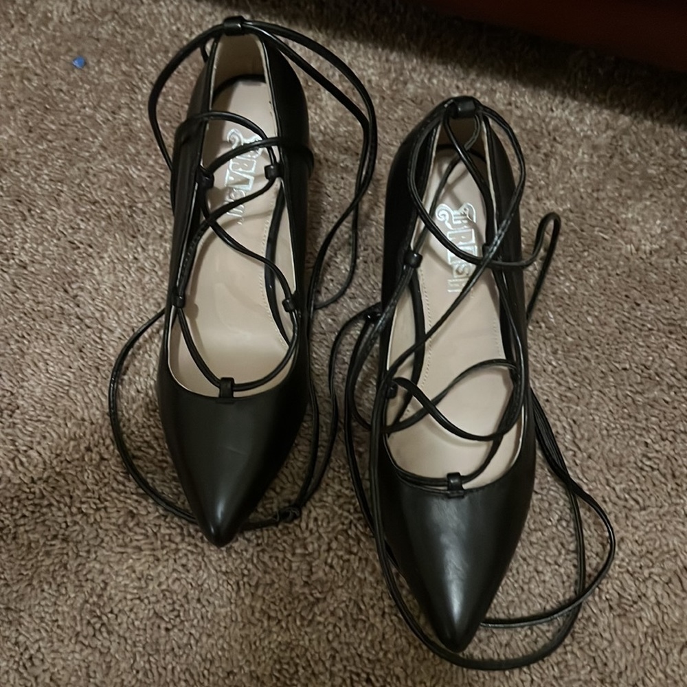 NWOB “Brash" Women's Kapulet Lace-Up Pumps Pointed Toe